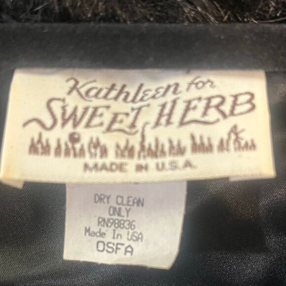 Kathleen for Sweet Herb Vintage Brown Faux Fur Shrug One Size Button - Picture 7 of 8